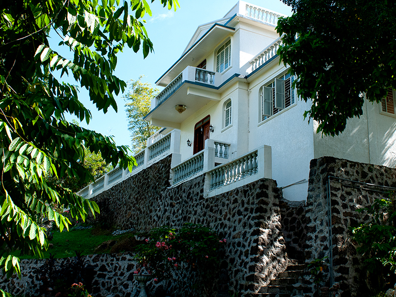 Construction d'une maison | Raising a family home