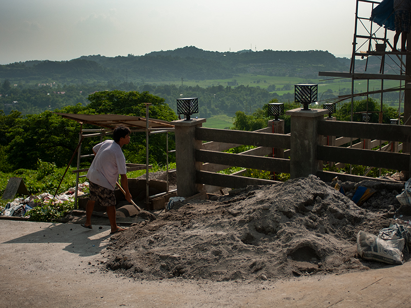 Construction d'une maison | Raising a family home