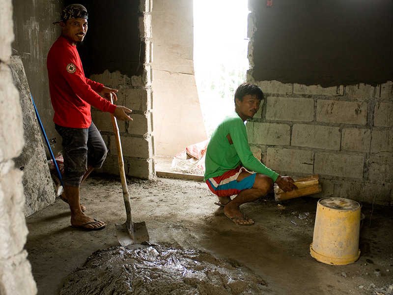 Construction d'une maison | Raising a family home