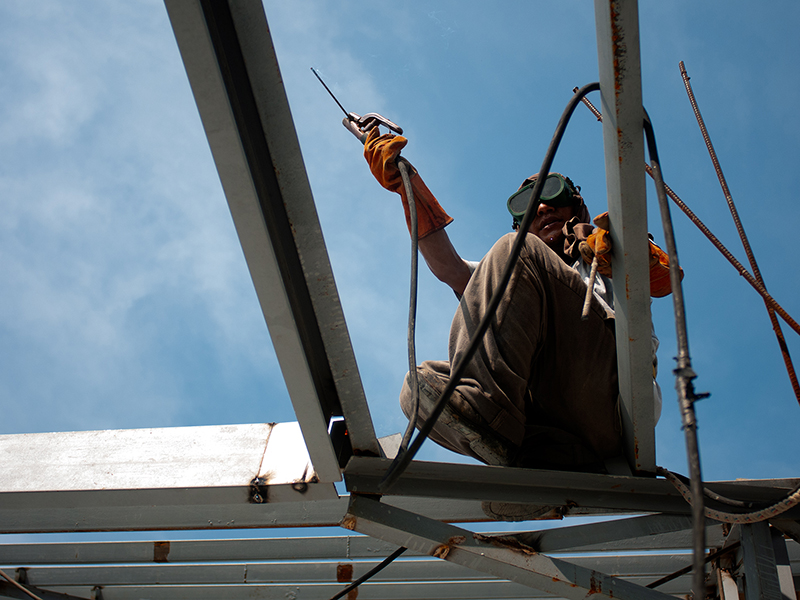 Construction d'une maison | Raising a family home