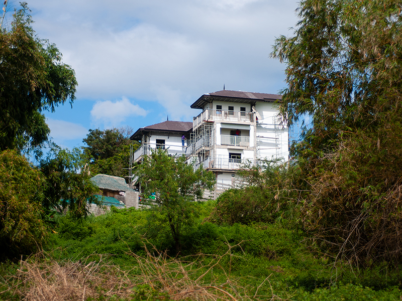 Construction d'une maison | Raising a family home