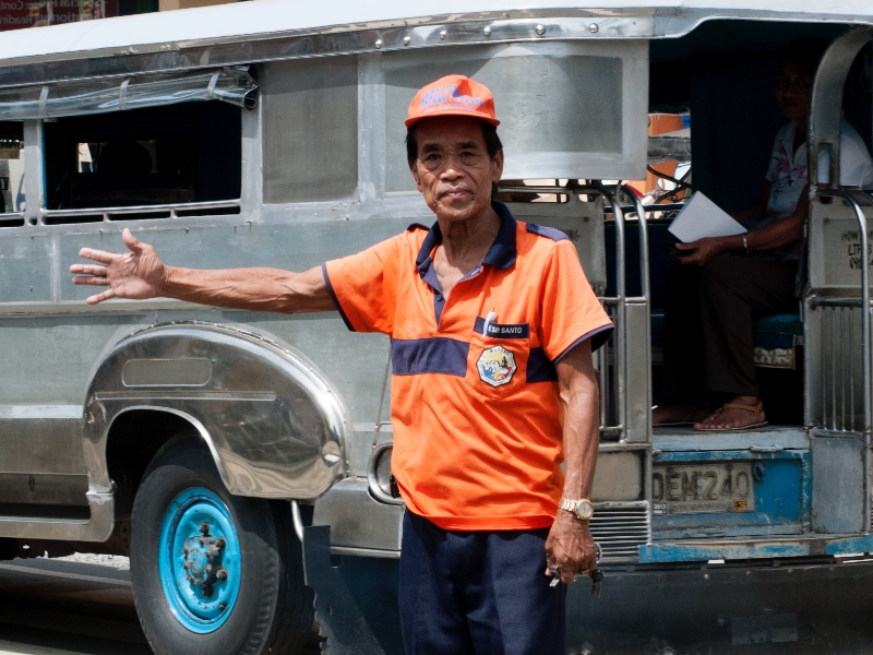 TRAVAILLEURS DE LA RUE | STREET WORKERS