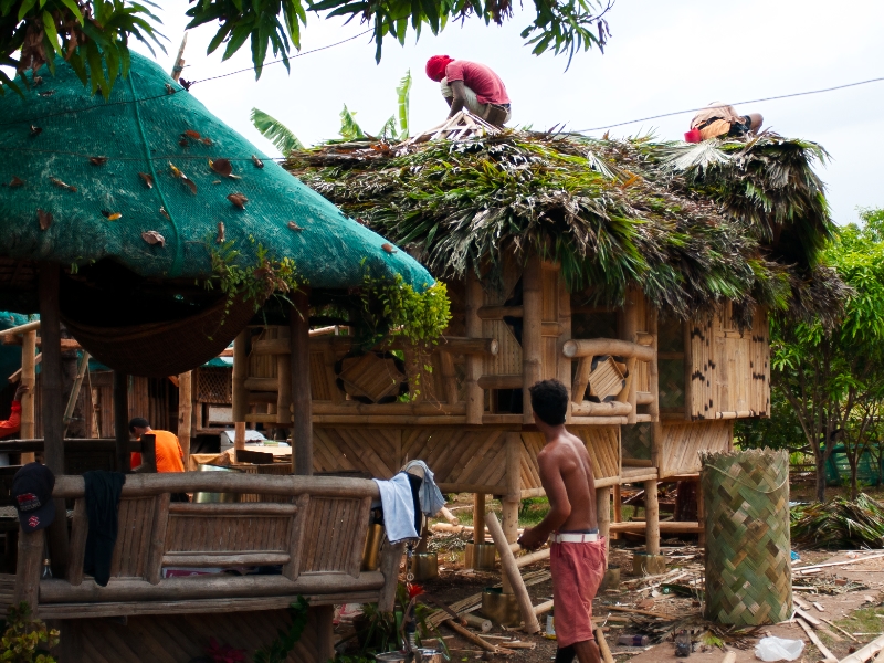 TRAVAILLEURS DE LA RUE | STREET WORKERS