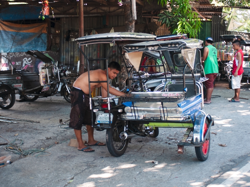 TRAVAILLEURS DE LA RUE | STREET WORKERS