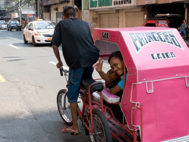 TRAVAILLEURS DE LA RUE | STREET WORKERS